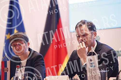 Conference E-invoices and electronic payments for a more competitive economy.Konferencija E-fakture i elektronska placanja za konkurentniju privredu.