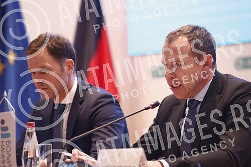 Conference E-invoices and electronic payments for a more competitive economy.Konferencija E-fakture i elektronska placanja za konkurentniju privredu.