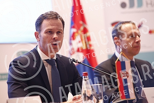 Conference E-invoices and electronic payments for a more competitive economy.Konferencija E-fakture i elektronska placanja za konkurentniju privredu.