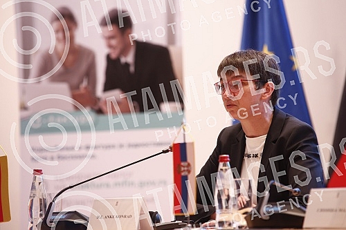 Conference E-invoices and electronic payments for a more competitive economy.Konferencija E-fakture i elektronska placanja za konkurentniju privredu.