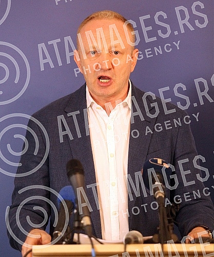 In the premises of the Party of Freedom and Justice, a press conference of the President of the SSP, Dragan Djilas, on the trial for the alleged violation of the ban on movement during curfew.U prostorijama Stranke slobode i pravde konferencija za 