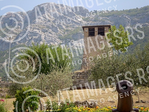 Kroja is a town in Albania and the seat of the area of the same name, best known as the fortification of Djuradj Kastriot Skenderbeg, a hero from the time when the city persistently offered resistance to the Ottoman Turks.Kroja je gradicc u Albanij