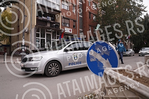 The day after the demonstrations by the force of the Rosu special unit of the so-called State of Kosovo over the Serbs, Kosovska Mitrovica is peaceful.Dan posle demonstracija sile specijalne jedinice Rosu takozvane Drzave Kosovo nad Srbimu Kosovsko