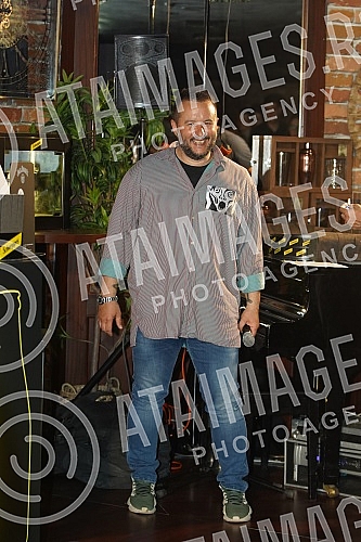 The finals of the Schweppes Mixology Session 2022 competition were held at Ellington's bar hital Hyatt Regency.Finale takmicenja Schweppes Mixology Session 2022 odrzano je klubu Ellington's bar hital Hyatt Regency.