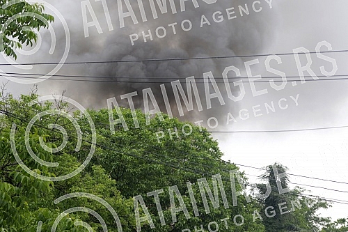 Fire in a private house in Ilije Djuricica Street in Belgrade's Zarkovo neighborhood, Cukarica municipality.Pozar u privatnoj kuci u ulici Ilije Djuricica u beogradskom naselju Zarkovo, opstina Cukarica.