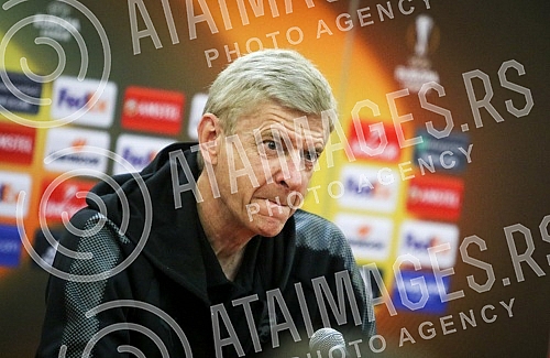 Press conference of Arsenal FC held on stadium Rajko Mitic. Konferencija FK Arsenal odrzana na station Rajko Mitic. 