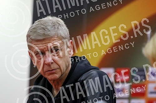 Press conference of Arsenal FC held on stadium Rajko Mitic. Konferencija FK Arsenal odrzana na station Rajko Mitic. 