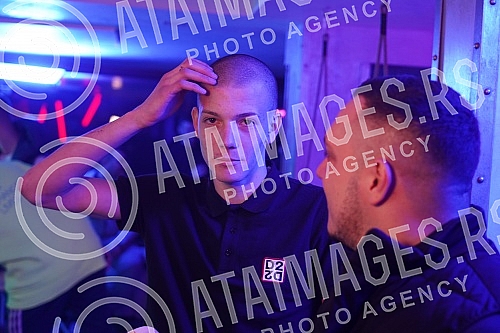 Nenad Marinkovic - Gastoz is directing a video for a new song by the Podgorica group 2L.Nenad Marinkovic - Gastoz rezira spot za novu pesmu podgoricke grupe 2L.