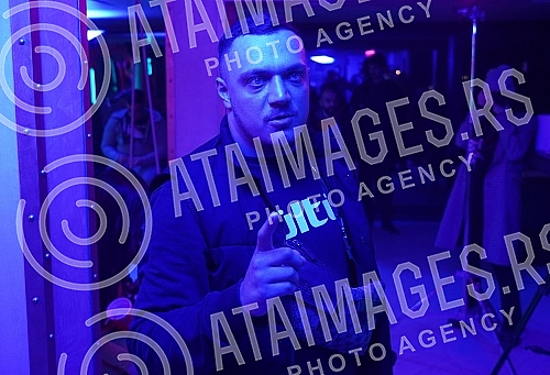 Nenad Marinkovic - Gastoz is directing a video for a new song by the Podgorica group 2L.Nenad Marinkovic - Gastoz rezira spot za novu pesmu podgoricke grupe 2L.