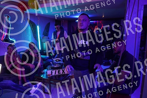 Nenad Marinkovic - Gastoz is directing a video for a new song by the Podgorica group 2L.Nenad Marinkovic - Gastoz rezira spot za novu pesmu podgoricke grupe 2L.