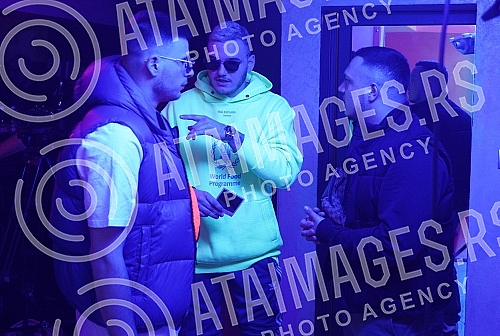 Nenad Marinkovic - Gastoz is directing a video for a new song by the Podgorica group 2L.Nenad Marinkovic - Gastoz rezira spot za novu pesmu podgoricke grupe 2L.