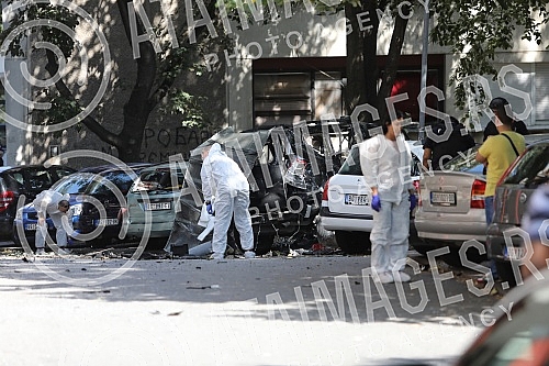 Burned jeep of Jovica Aleksic's boyfriend of tv host Dusica Jakovljevic.Spaljeni dzip Jovice Aleksica decka Dusice Jakovljevic.