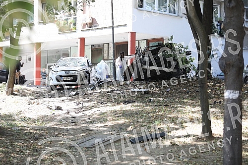 Burned jeep of Jovica Aleksic's boyfriend of tv host Dusica Jakovljevic.Spaljeni dzip Jovice Aleksica decka Dusice Jakovljevic.