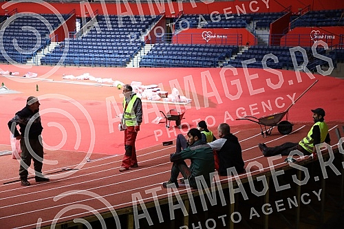 In the Stark Arena, works are underway on setting up an athletics track and preparing an athletic battlefield for the upcoming World Athletics Championships.U Stark areni u toku su radovi na postavljanju atletske staze i spremanje atletskog bojista