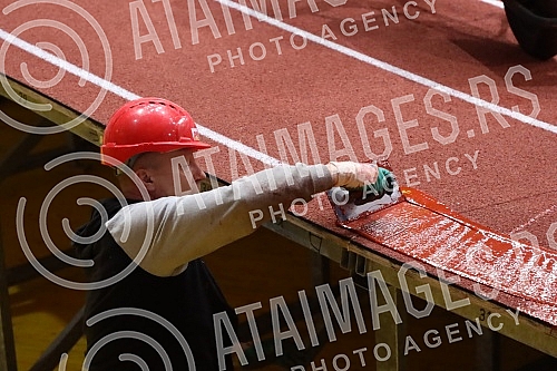 In the Stark Arena, works are underway on setting up an athletics track and preparing an athletic battlefield for the upcoming World Athletics Championships.U Stark areni u toku su radovi na postavljanju atletske staze i spremanje atletskog bojista