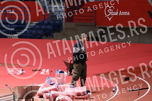 In the Stark Arena, works are underway on setting up an athletics track and preparing an athletic battlefield for the upcoming World Athletics Championships.U Stark areni u toku su radovi na postavljanju atletske staze i spremanje atletskog bojista