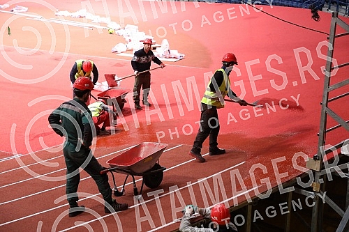 In the Stark Arena, works are underway on setting up an athletics track and preparing an athletic battlefield for the upcoming World Athletics Championships.U Stark areni u toku su radovi na postavljanju atletske staze i spremanje atletskog bojista