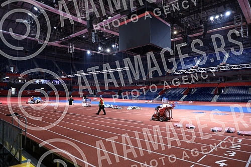 In the Stark Arena, works are underway on setting up an athletics track and preparing an athletic battlefield for the upcoming World Athletics Championships.U Stark areni u toku su radovi na postavljanju atletske staze i spremanje atletskog bojista