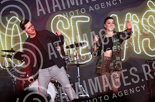 The final of online talent show held in Serbia Discovered by Coke!Finale online talent show-a u Srbiji Discovered by Coke!