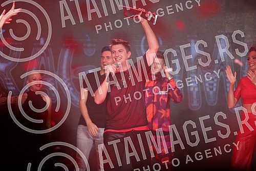 The final of online talent show held in Serbia Discovered by Coke!Finale online talent show-a u Srbiji Discovered by Coke!