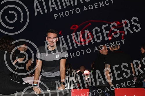 The final of online talent show held in Serbia Discovered by Coke!Finale online talent show-a u Srbiji Discovered by Coke!