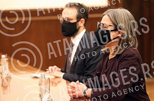 The President of the Republic of Serbia, Aleksandar Vucic, met with the Ambassador of the Republic of Portugal to Serbia, Maria Virginia Mendes da Silva Pina.Predsednik Republike Srbije Aleksandar Vucic sastao se sa ambasadorkom Republike Portugali