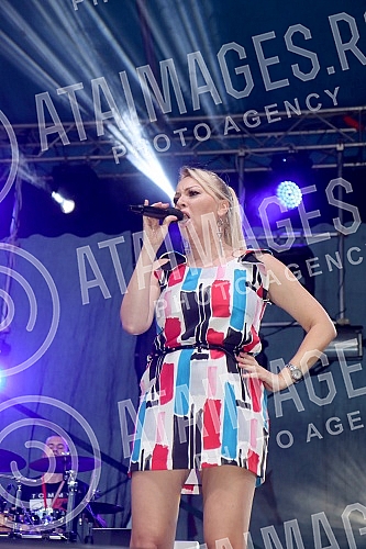 Concert on the occasion of the Day of the Municipality of Celinac on the Square in front of the Municipality. Koncert povodom Dana opstine Celinac na Trgu ispred Opstine.