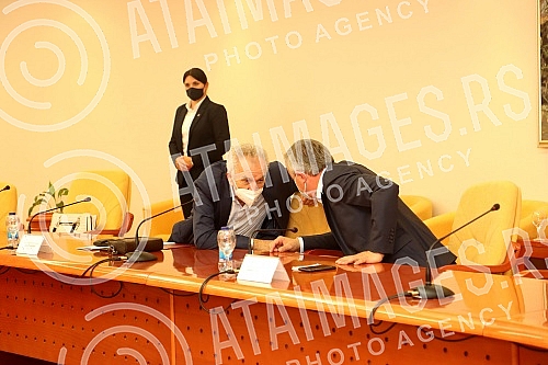 A meeting between the presidents of all parliamentary parties based in Republika Srpska, convened by Republika Srpska National Assembly Speaker Nedeljko Cubrilovic, has begun in Banja Luka on the latest decision by outgoing High Representative Valent