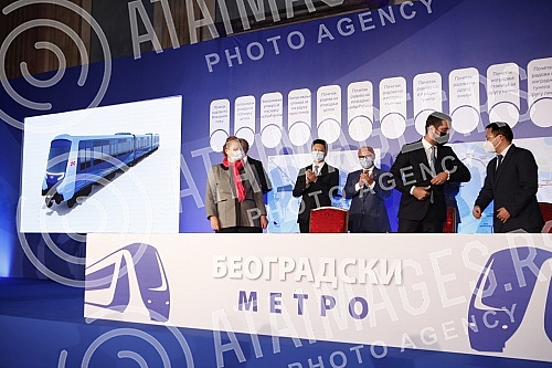 The contractual agreement for the Project of infrastructure construction and filling of the plateau for the metro depot in Makisko polje in Belgrade was signed in the ceremonial hall of the Old Palace.Ugovorni sporazum za Projekat izgradnje infrast