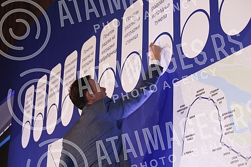 The contractual agreement for the Project of infrastructure construction and filling of the plateau for the metro depot in Makisko polje in Belgrade was signed in the ceremonial hall of the Old Palace.Ugovorni sporazum za Projekat izgradnje infrast