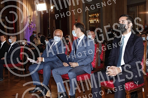 The contractual agreement for the Project of infrastructure construction and filling of the plateau for the metro depot in Makisko polje in Belgrade was signed in the ceremonial hall of the Old Palace.Ugovorni sporazum za Projekat izgradnje infrast