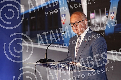 The contractual agreement for the Project of infrastructure construction and filling of the plateau for the metro depot in Makisko polje in Belgrade was signed in the ceremonial hall of the Old Palace.Ugovorni sporazum za Projekat izgradnje infrast