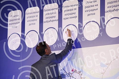 The contractual agreement for the Project of infrastructure construction and filling of the plateau for the metro depot in Makisko polje in Belgrade was signed in the ceremonial hall of the Old Palace.Ugovorni sporazum za Projekat izgradnje infrast