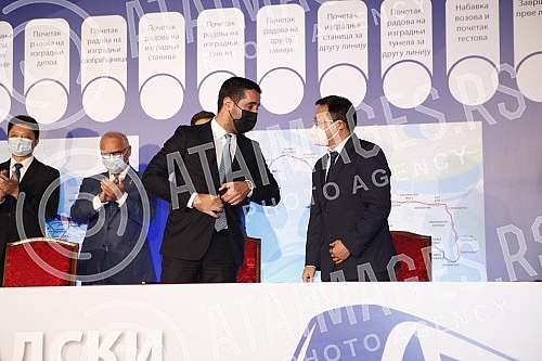 The contractual agreement for the Project of infrastructure construction and filling of the plateau for the metro depot in Makisko polje in Belgrade was signed in the ceremonial hall of the Old Palace.Ugovorni sporazum za Projekat izgradnje infrast