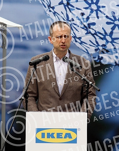 Setting the foundation stone for the first IKEA department store in Serbia.Postavljanje kamena temeljca za prvu robnu kucu kompanije IKEA u Srbiji.
