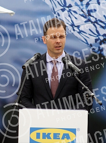 Setting the foundation stone for the first IKEA department store in Serbia.Postavljanje kamena temeljca za prvu robnu kucu kompanije IKEA u Srbiji.