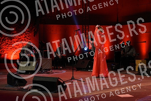 The Tourist Organization of Nis organized a free concert of Biljana Krstic and the Bistrik Orchestra entitled The Scent of Heritage at the Low Fortress on the occasion of the celebration of the city's glory of St. Emperor Constantine and Empress Hele