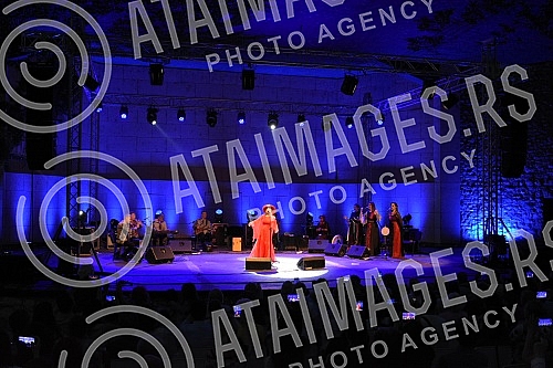 The Tourist Organization of Nis organized a free concert of Biljana Krstic and the Bistrik Orchestra entitled The Scent of Heritage at the Low Fortress on the occasion of the celebration of the city's glory of St. Emperor Constantine and Empress Hele