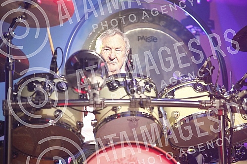 The concert of Nick Mason's Saucerful of Secrets, which performs music by Pink Floyd, was held at the Belexpo Center.Koncert sastava Nick Mason's Saucerful of Secrets, koji izvodi muziku Pink Floyda, odrzan je u Belexpo centru