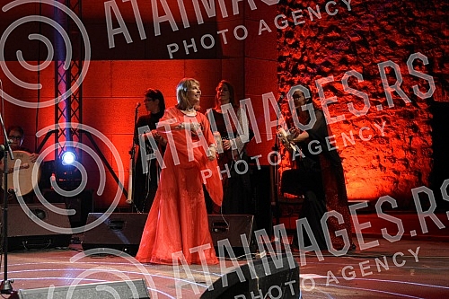 The Tourist Organization of Nis organized a free concert of Biljana Krstic and the Bistrik Orchestra entitled The Scent of Heritage at the Low Fortress on the occasion of the celebration of the city's glory of St. Emperor Constantine and Empress Hele