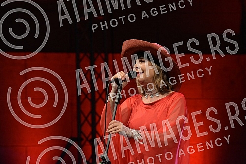 The Tourist Organization of Nis organized a free concert of Biljana Krstic and the Bistrik Orchestra entitled The Scent of Heritage at the Low Fortress on the occasion of the celebration of the city's glory of St. Emperor Constantine and Empress Hele