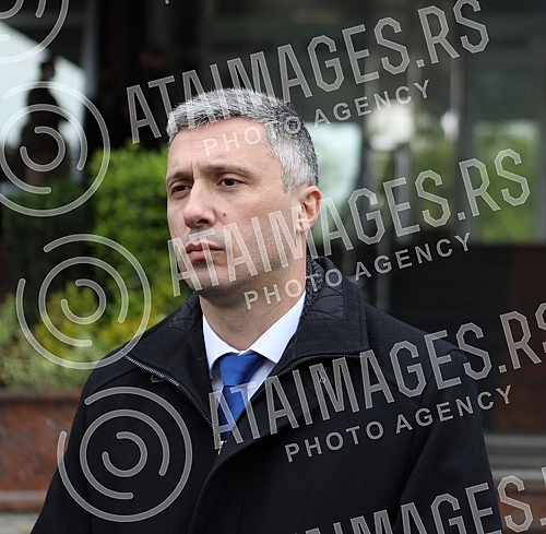 President of Dveri Bosko Obradovic and Vice President of the Executive Board of Dveri Slavisa Miletic held a press conference in front of the building of the Ministry of Mining and Energy, with the topic: 