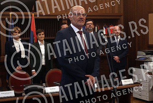 The Prime Minister of the Republic of Serbia, Ana Brnabic, attended the signing of the Memorandum of Cooperation on the development of a dual model of studies in higher education in the building of the Aviation Academy. Predsednica Vlade Republike 