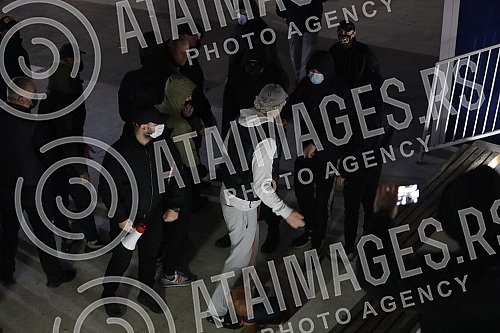 Verbal conflict between citizens and members of the Leviathan movement on Cvetni trg, where the gathering 