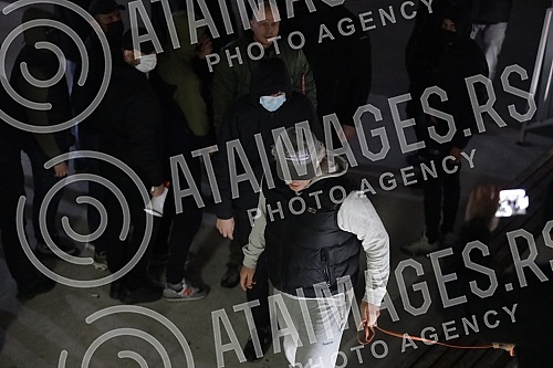 Verbal conflict between citizens and members of the Leviathan movement on Cvetni trg, where the gathering 