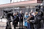 The president and vice-president of the Serbian movement Dveri, Bosko Obradovic and Ivan Kostic, held a press conference in front of the Embassy of the Russian Federation, condemning Vucic's decision to support a resolution against Russia.Predsedni