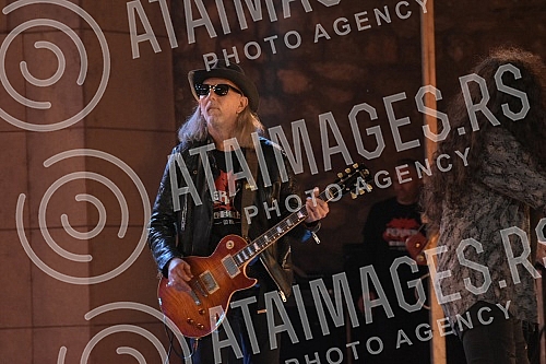 On the occasion of celebrating its 40th birthday, the legendary low rock band Kerber performed on the Summer Stage of the Niska Fortress. Povodom obelezavanja 40. rodjendana, legendarna niska rok grupa Kerber nastupiila je na Letnjoj pozornici Nisk