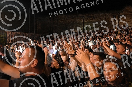 On the occasion of celebrating its 40th birthday, the legendary low rock band Kerber performed on the Summer Stage of the Niska Fortress. Povodom obelezavanja 40. rodjendana, legendarna niska rok grupa Kerber nastupiila je na Letnjoj pozornici Nisk