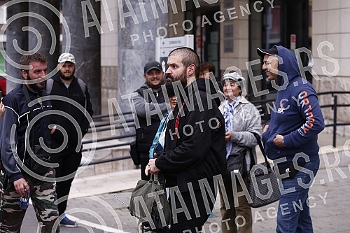 Those detained for violence during the Europride were released from custody at the First Basic Public Prosecutor's Office in Belgrade.Privedeni za nasilje tokom odrzavanja Europrajdu su pusteni iz pritvora u Prvom osnovnom javno tuzilsatvu u Beogra