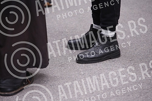 Those detained for violence during the Europride were released from custody at the First Basic Public Prosecutor's Office in Belgrade.Privedeni za nasilje tokom odrzavanja Europrajdu su pusteni iz pritvora u Prvom osnovnom javno tuzilsatvu u Beogra